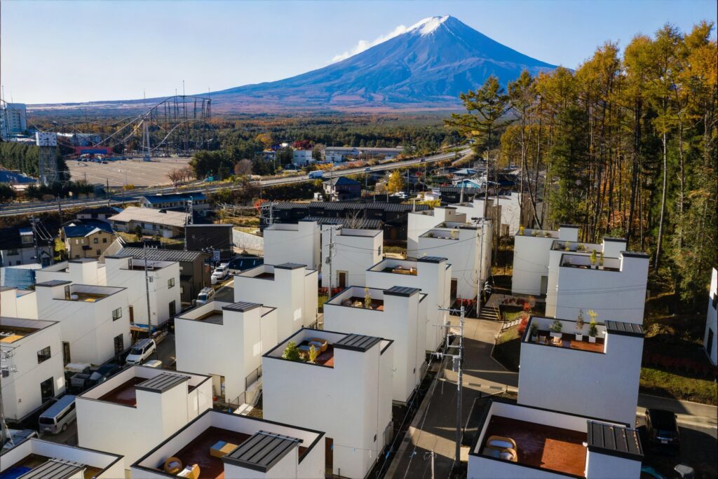 富士グランヴィラ-TOKI-(山梨県・富士吉田市)のジャグジー付きヴィラと富士山